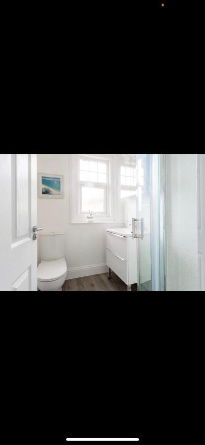 Driftwood Luxury Apartment Лайм Риджис Екстериор снимка