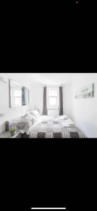 Driftwood Luxury Apartment Лайм Риджис Екстериор снимка